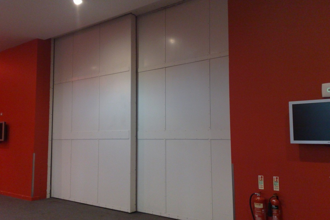 Double Leaf Horizontal Sliding Acoustic Door - Echo Arena, Liverpool